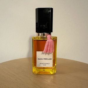 Diana Vreeland
1.7 oz. Devastatingly Chic Eau de Parfum